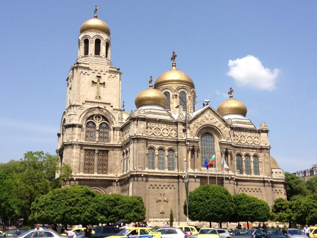 Cathedral Guesthouse Варна Экстерьер фото